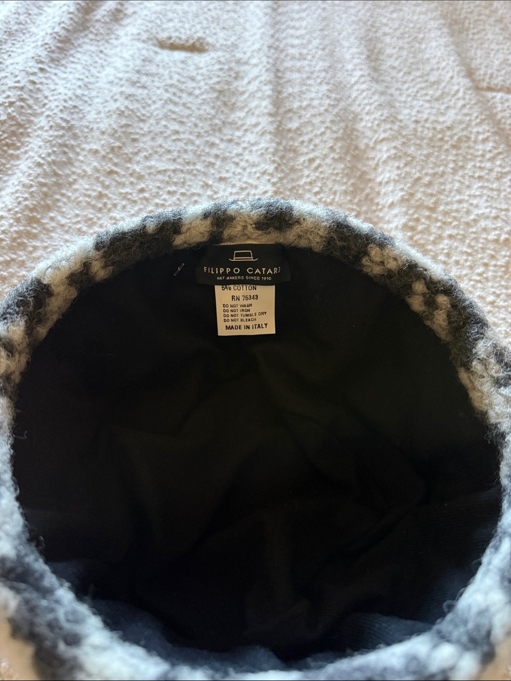 Wool hat - Picture 3 of 3